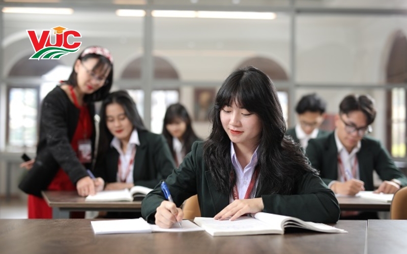 Những giá trị cốt lõi khi học Cao đẳng Quản trị doanh nghiệp vừa và nhỏ