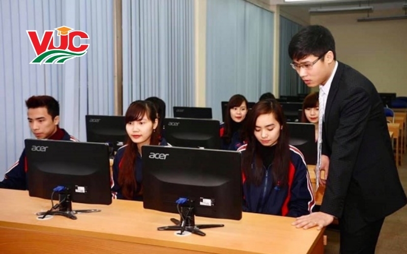 Thời gian hoàn thành khóa học trung cấp Công nghệ Thông tin online