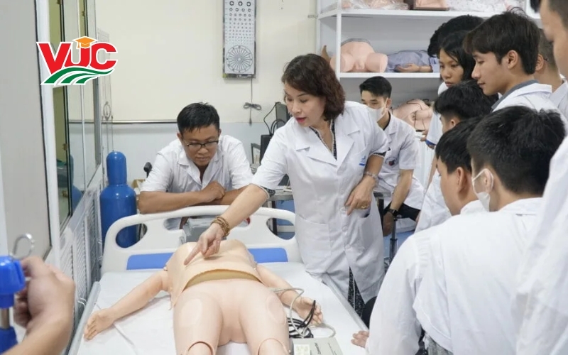 Trường VUC – Đơn vị đào tạo Điều dưỡng từ xa uy tín hàng đầu