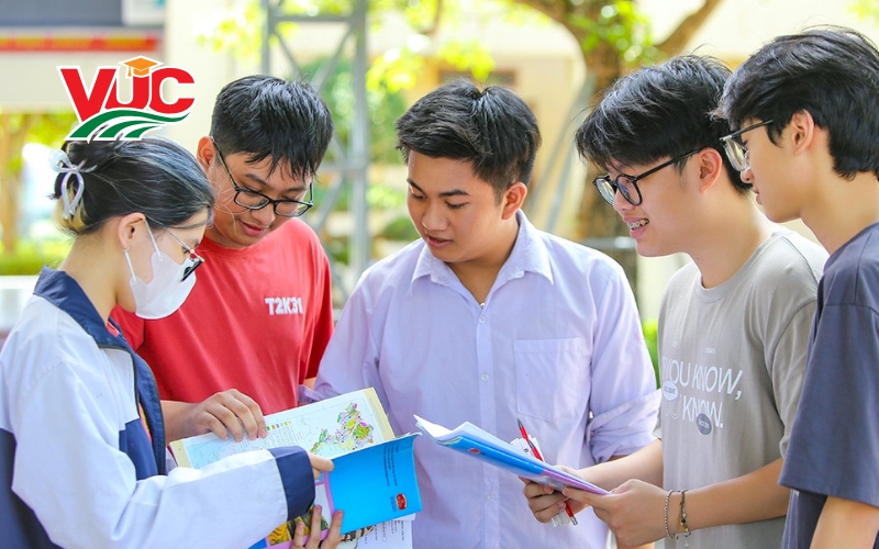 Trường VUC - Trường Cao đẳng Xét học bạ dễ dàng