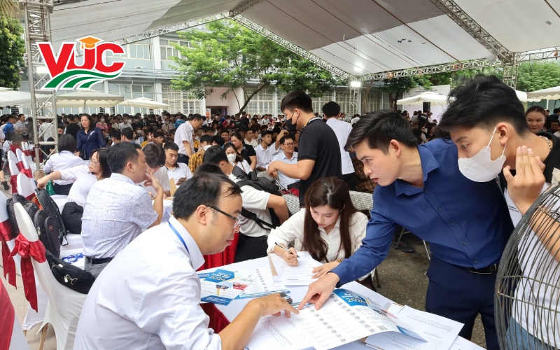 Vì sao nên ưu tiên lựa chọn trường cao đẳng xét học bạ tại miền Nam?