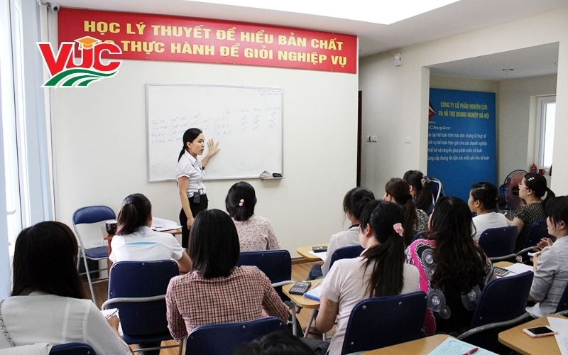 Giá trị văn bằng từ chương trình trung cấp Kế toán học cuối tuần?