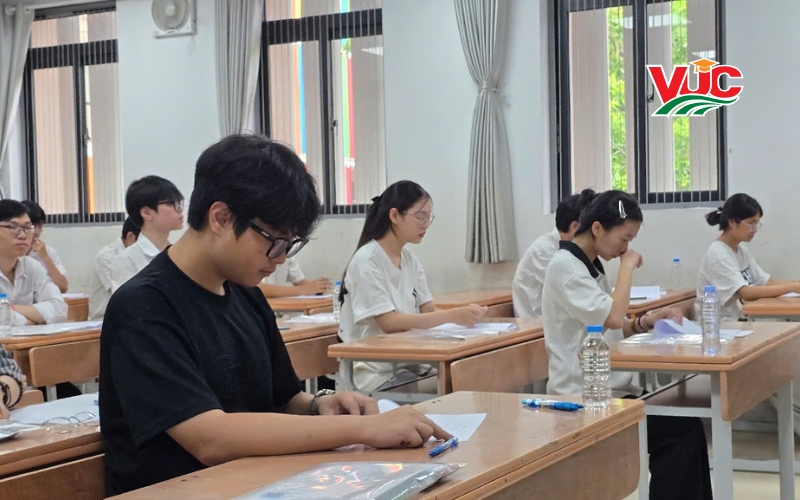 Các khoản lệ phí khi làm hồ sơ xét tuyển online cần lưu ý gì?