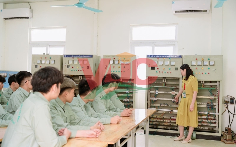 Bài toán kinh tế và thời gian cho người vừa học vừa làm