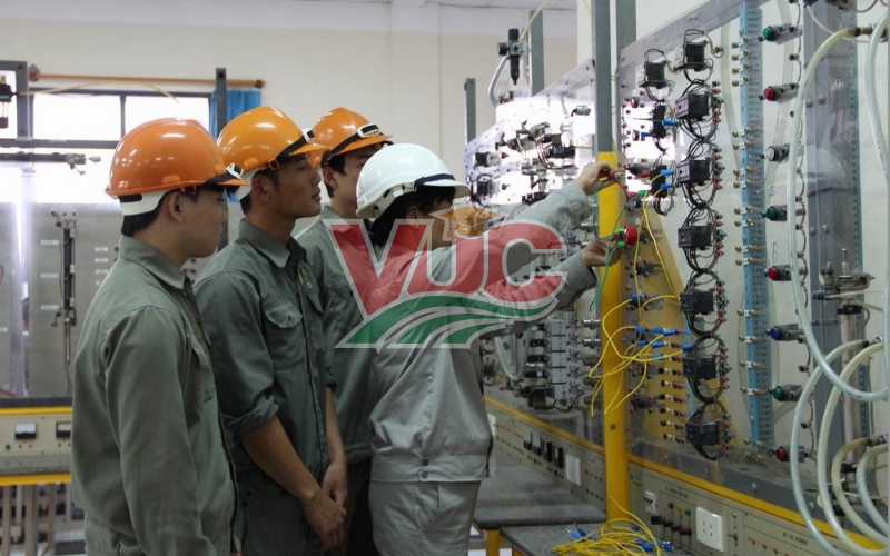 Chi phí học từ xa Trung cấp Điện Công nghiệp có đắt không?