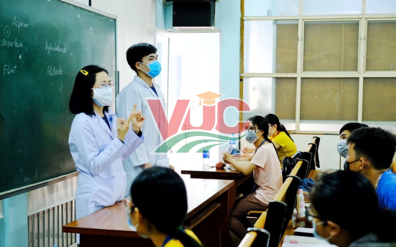 Chi phí học văn bằng 2 trung cấp ngành dược bao nhiêu?