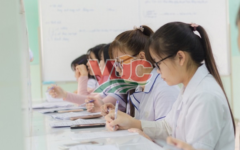 Chương trình y sĩ y học cổ truyền hệ từ xa vận hành như thế nào và có ưu điểm gì?
