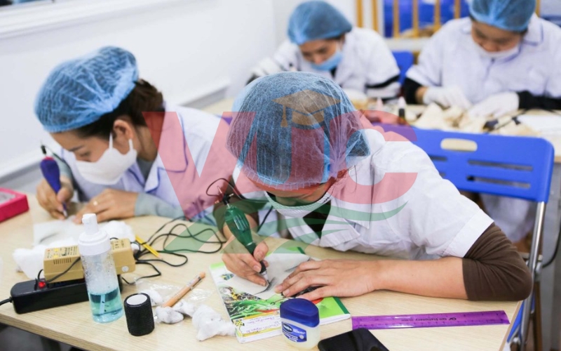 Học phí ngành Chăm sóc sắc đẹp mới nhất