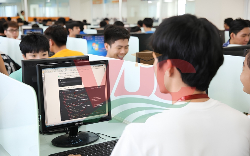 Khóa học Trung cấp Công nghệ thông tin online tại TPHCM dành cho người bận rộn