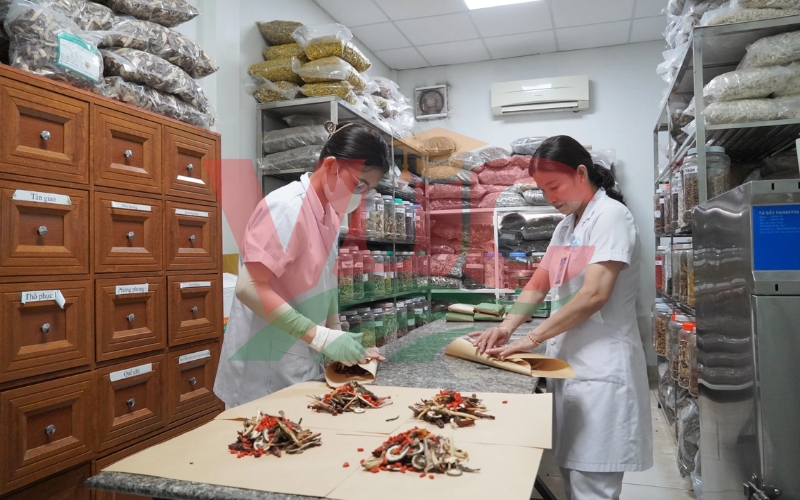 Chương trình Trung cấp Y học cổ truyền học từ xa phù hợp với ai?