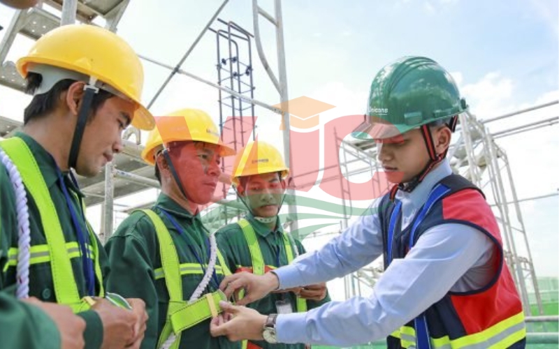Hình thức học Trung cấp Bảo hộ lao động online ra sao?