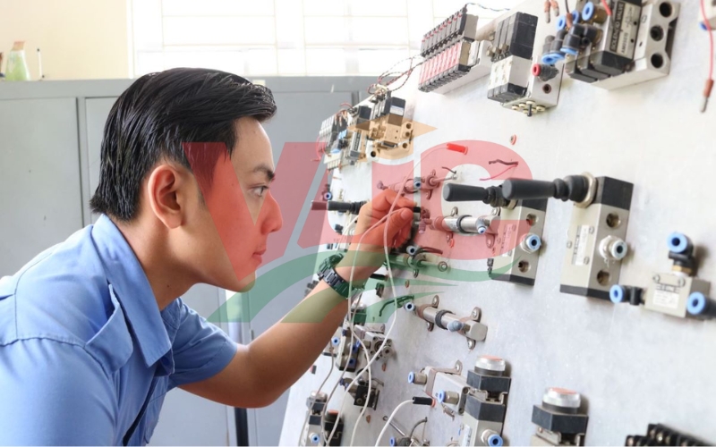 Khóa học Điện công nghiệp hệ Cao đẳng và Trung cấp sẽ đào tạo những gì?